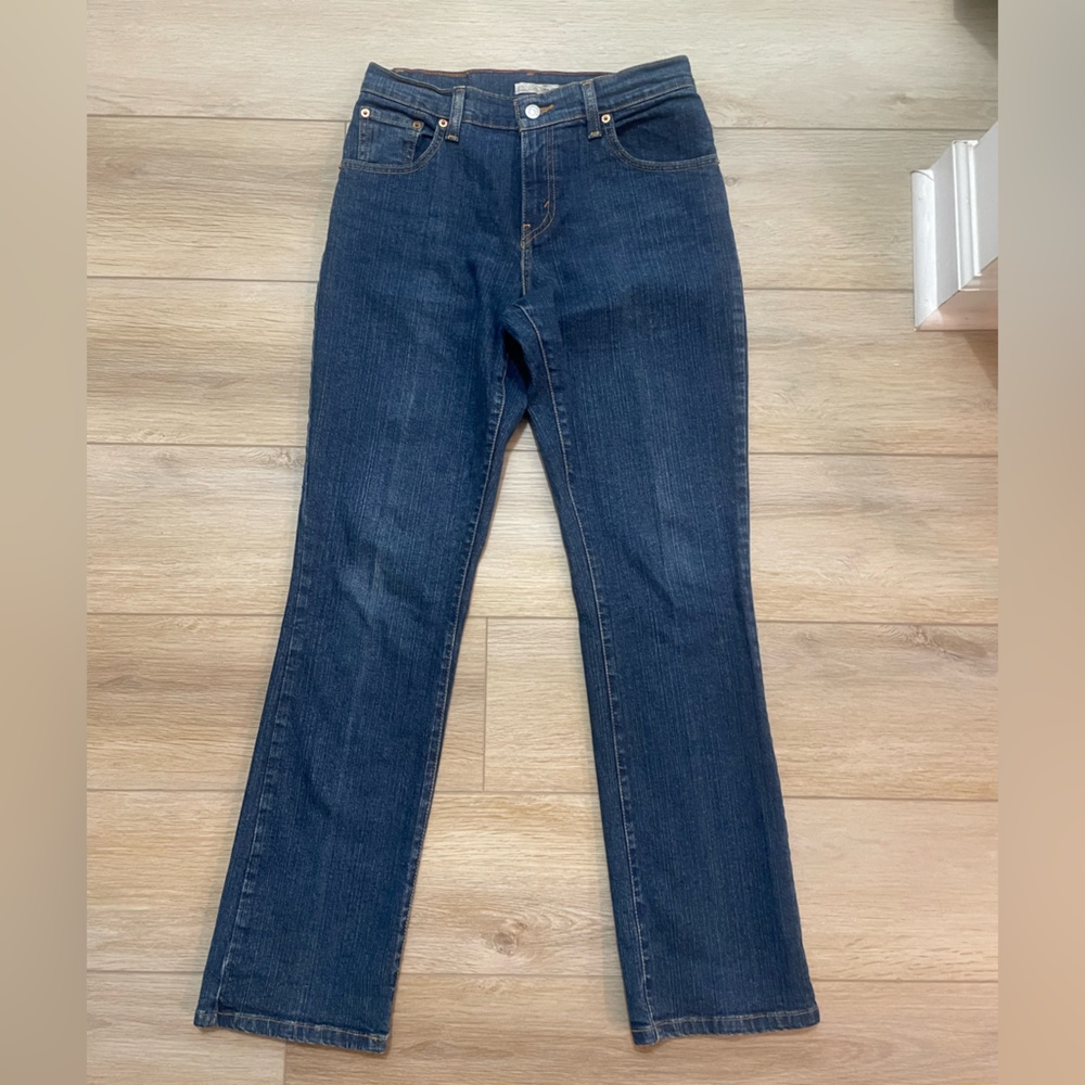 Levi's 550 relaxed boot cut women’s jeans size 4